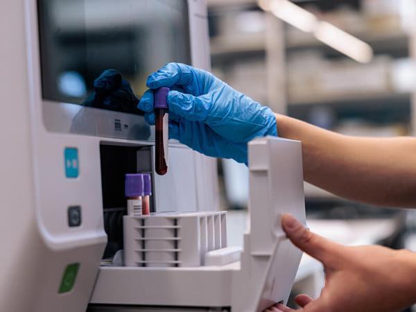 AUS - Laboratory and diagnostic activity@2x