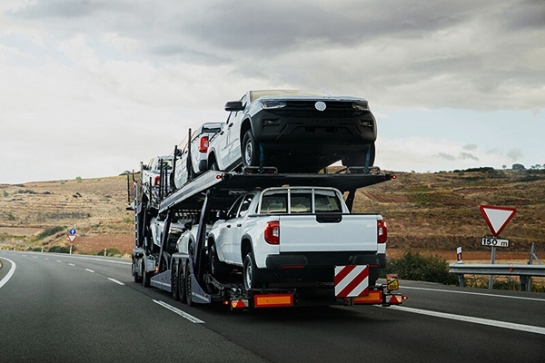 UK -Tippers, grabbers, and muck-away operators@2x