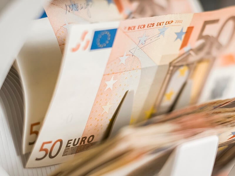 UK - Currency inconvertibility and transfer restrictions@2x