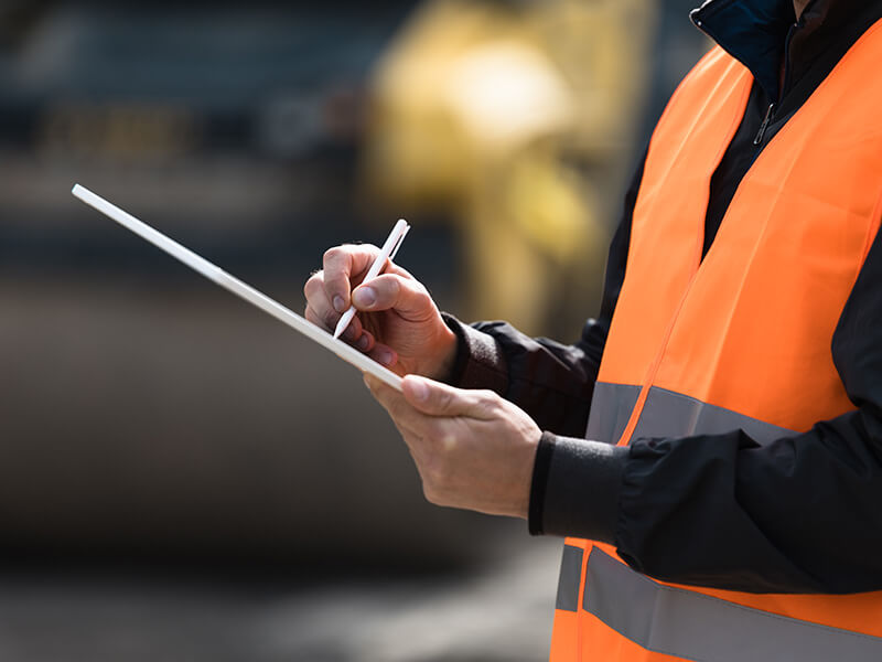 UK - Subcontractor and contractor liability@2x