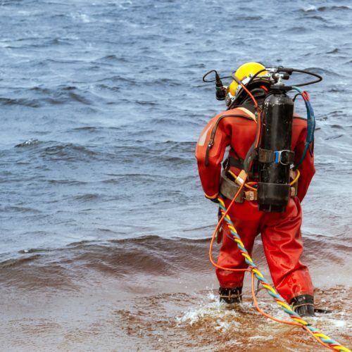 Commercial divers low res